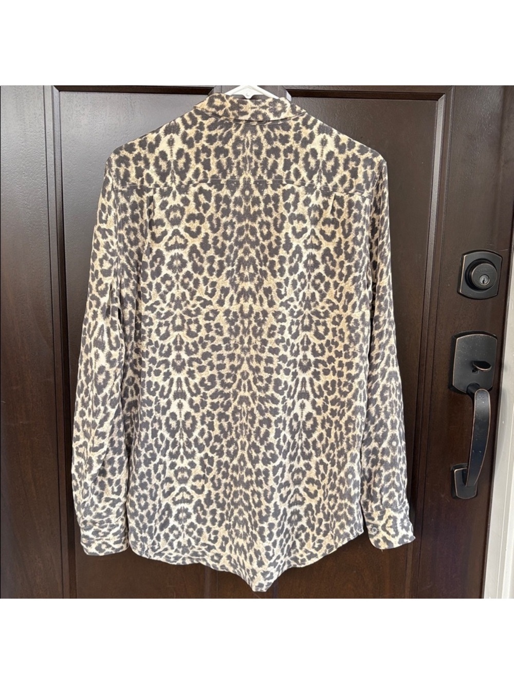 EUC Equipment Femme 100% Silk Button Front Animal Print Top Size Medium - Picture 11 of 11